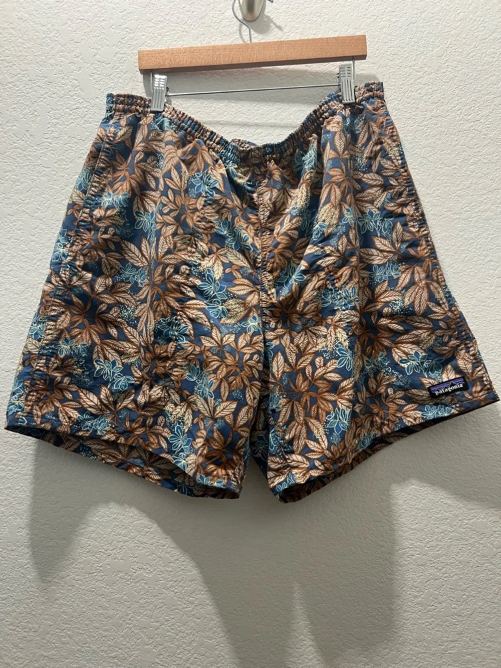 Patagonia Tropical Leaf Print Swim Shorts Men’s Large Baggies Outdoor
